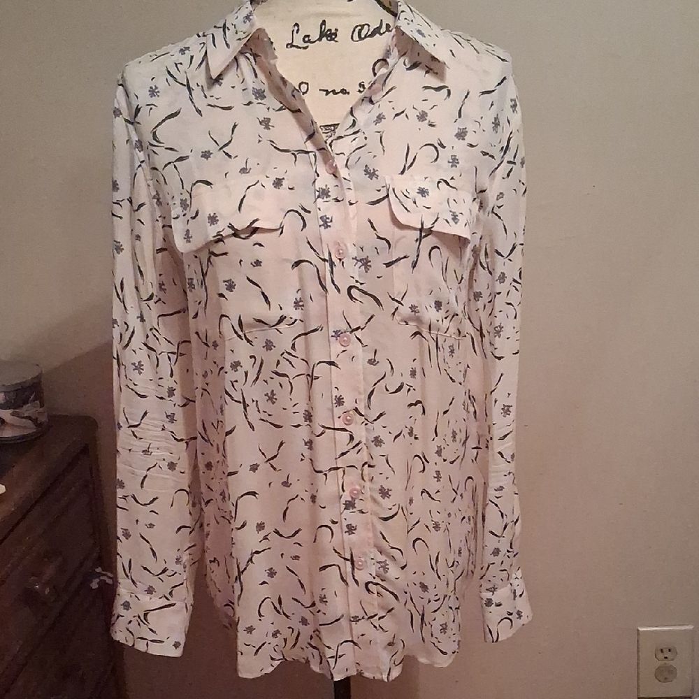 Equipment Femme White Cream Button Down Shirt Notched Collar Relaxed 100% Silk - Picture 2 of 16